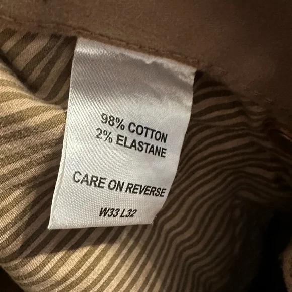 UNTUCKit Men's Khaki Chinos - Picture 10 of 10